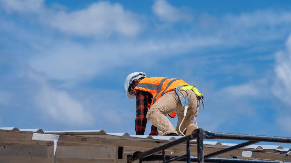 Pourquoi les systèmes de protection antichute sont cruciaux pour les chantiers ? 7 cas pratique antichute